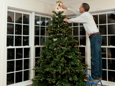 11.12.15 Holiday Tips  New Products Image Tree Decorating